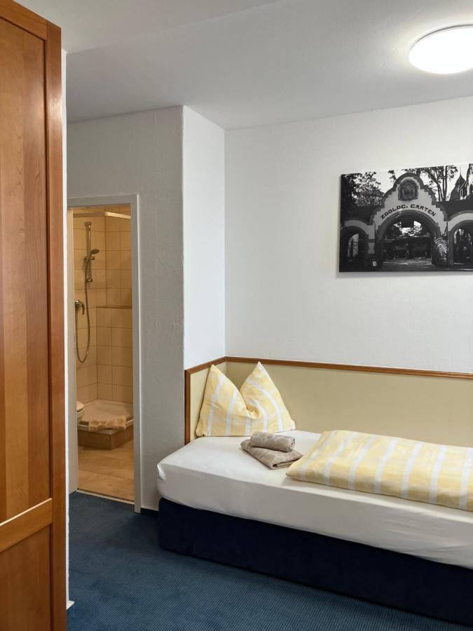 Hotel Am Bayrischen Platz Lipsia Esterno foto