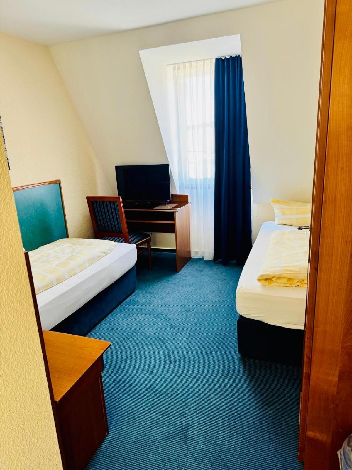 Hotel Am Bayrischen Platz Lipsia Esterno foto