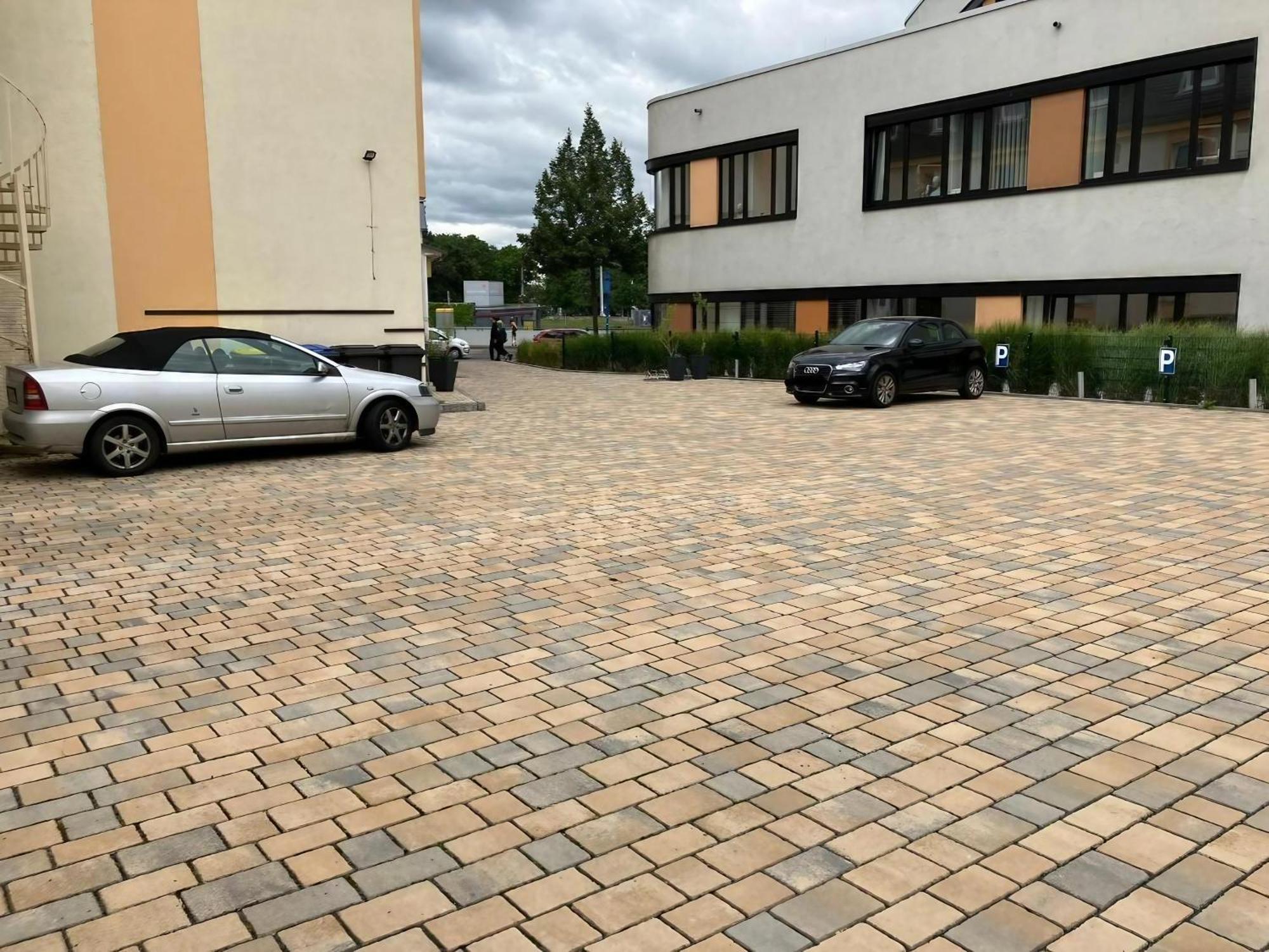 Hotel Am Bayrischen Platz Lipsia Esterno foto